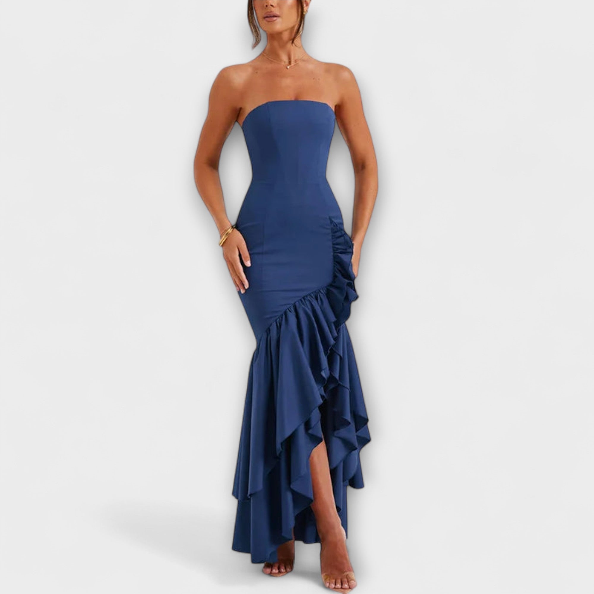Zuri - Slim-fit maxi-jurk met asymmetrische zoom en off-shoulder