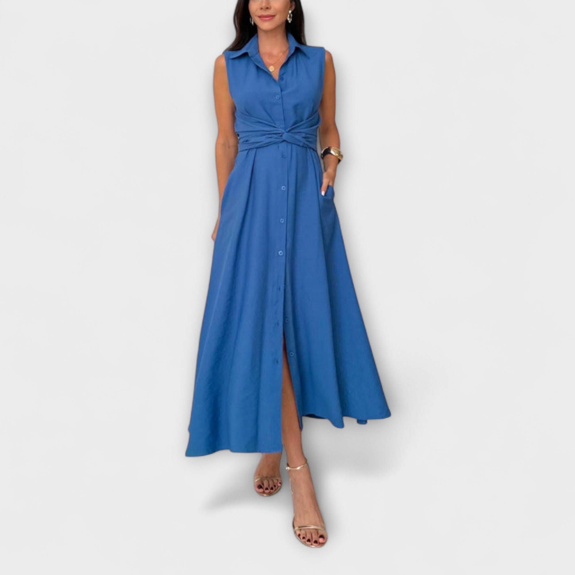 Mira - Opvallende midi-jurk met binddetails en enkele rij knopen