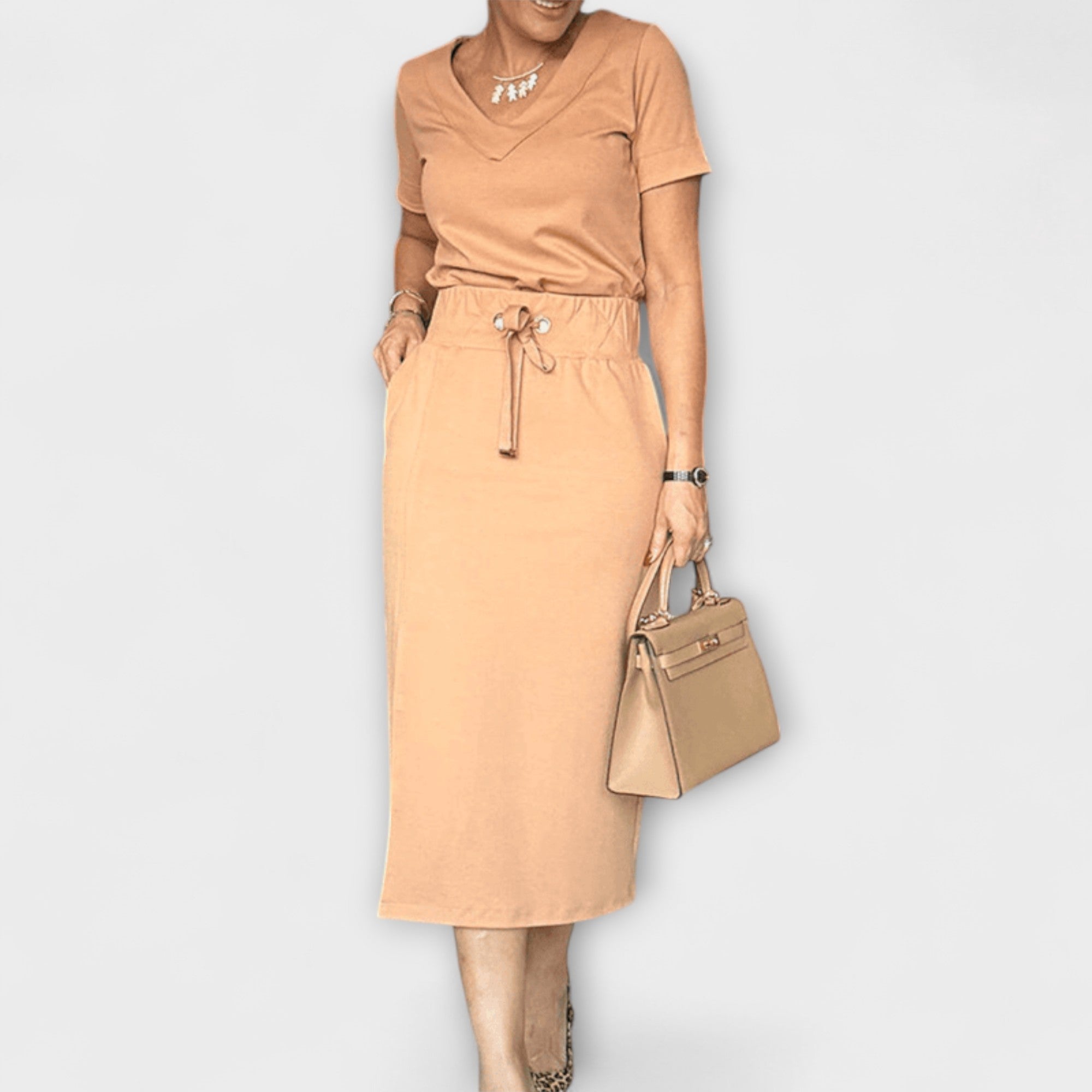 Danielle - Elegante top met V-hals en rok